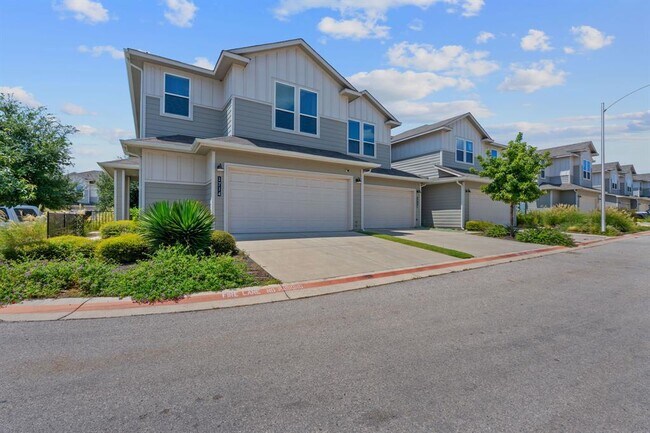 Building Photo - 1714 Roseburg Dr