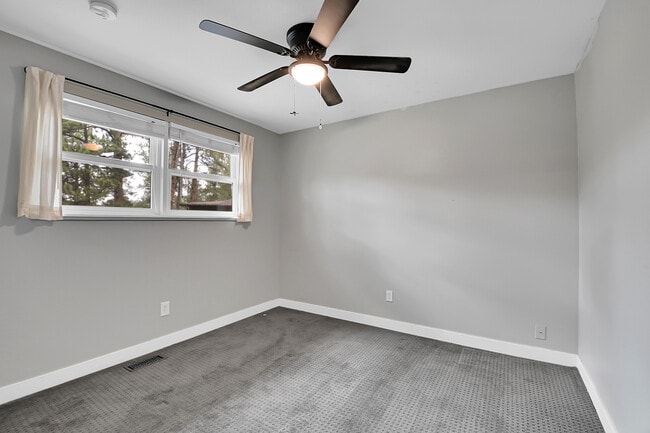 Building Photo - 5237 S Olive Rd