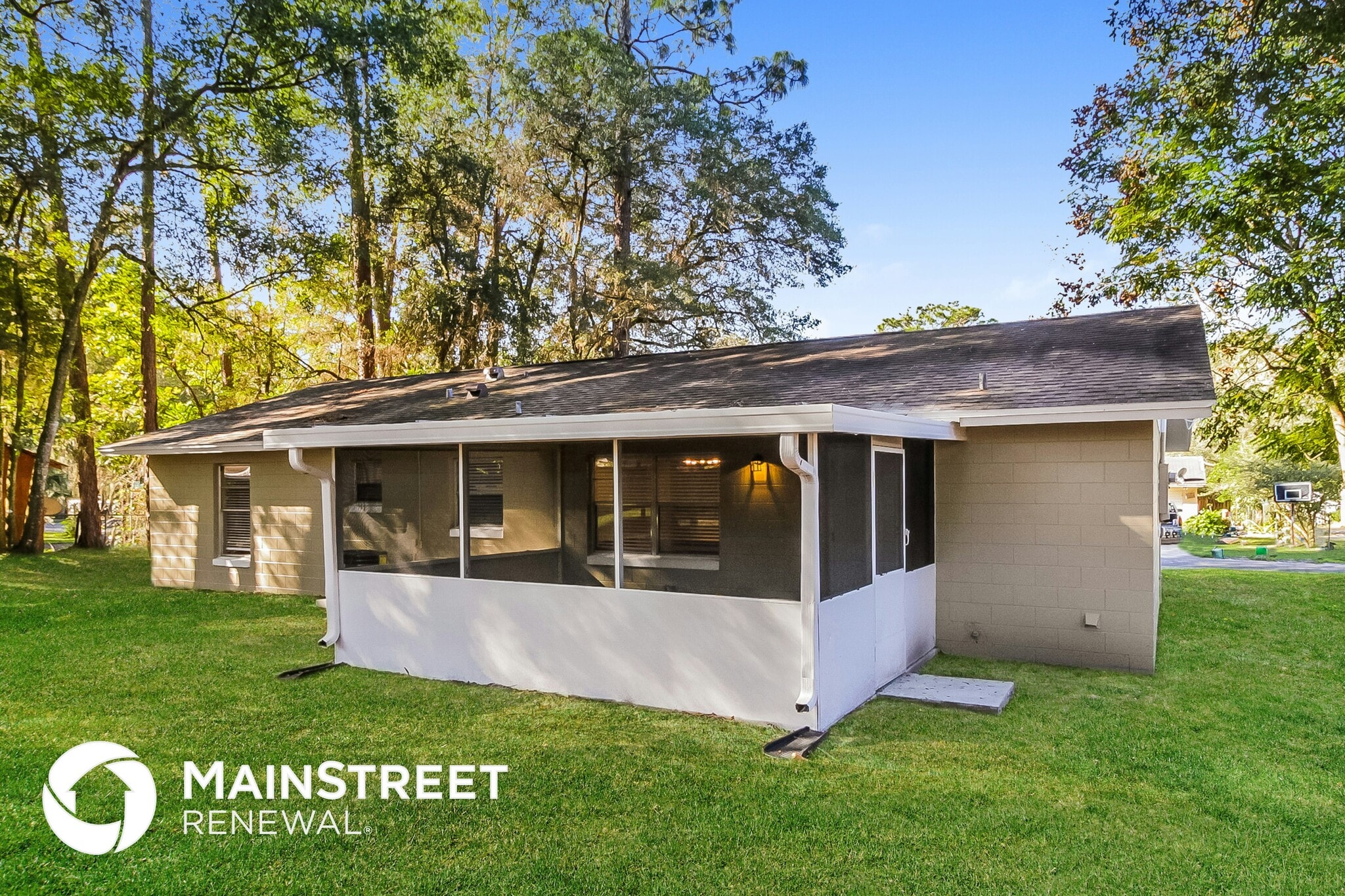 Building Photo - 1655 Margaret St