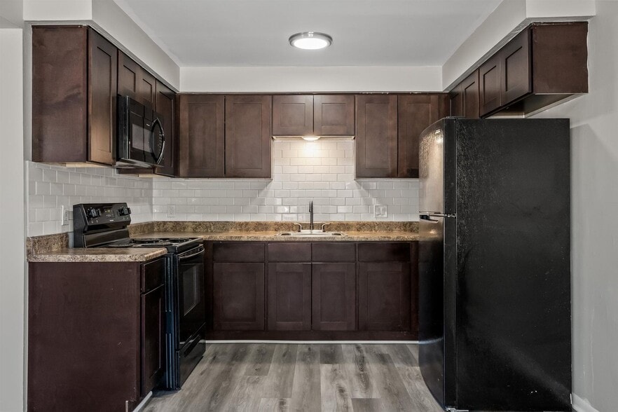 Building Photo - Sterling Hill Apartments