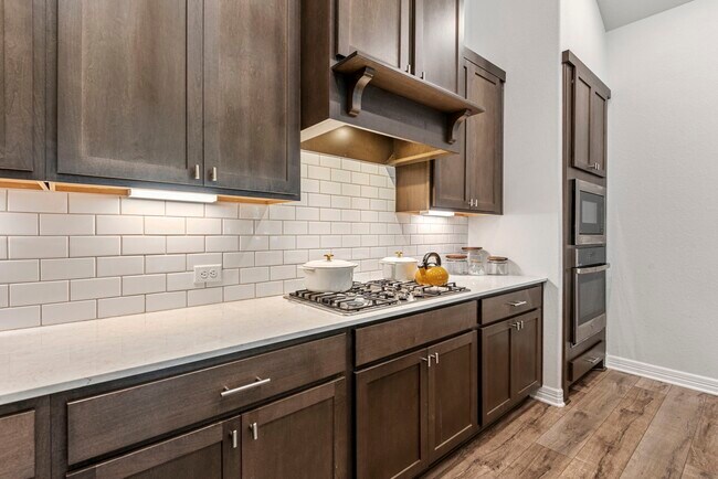 Building Photo - 9743 Birchwood Holw Trl