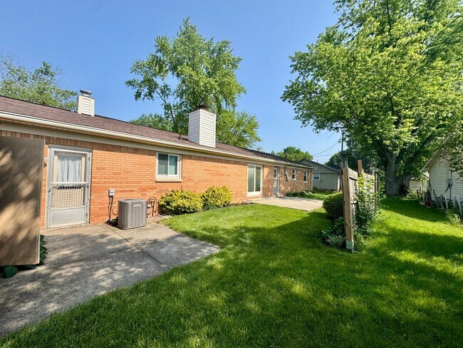 Building Photo - West Lafayette Schools Beautiful Home, Att...
