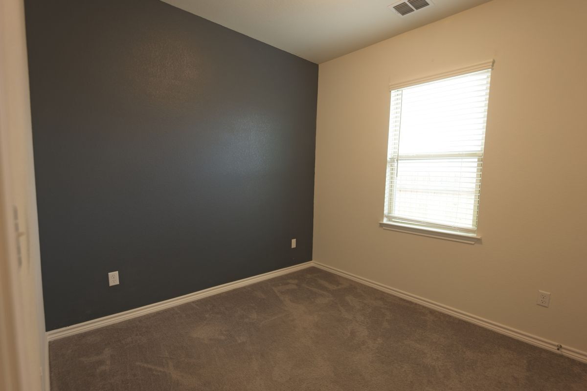 Building Photo - 352 Witchhazel Way