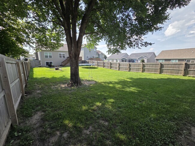 Building Photo - 4121 Mockingbird Ln