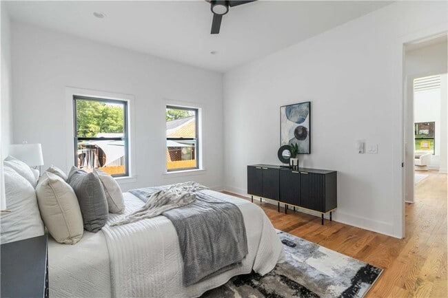 Building Photo - 1554 Columbia Cir