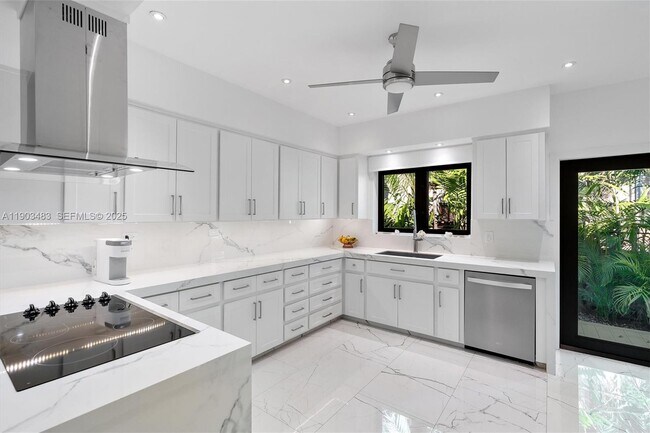 Building Photo - 641 Island Rd