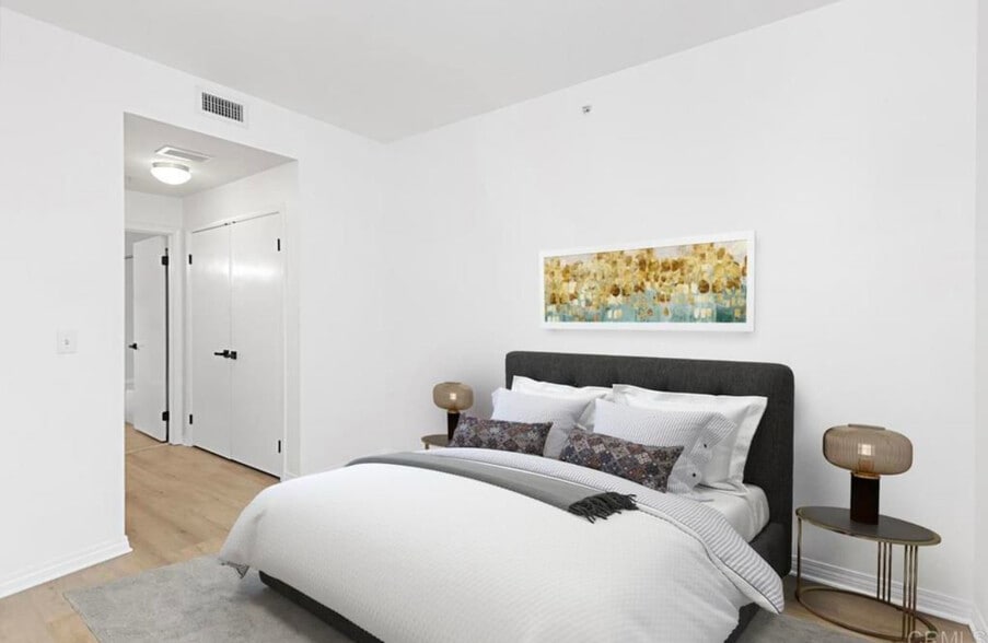 Building Photo - 530 K St