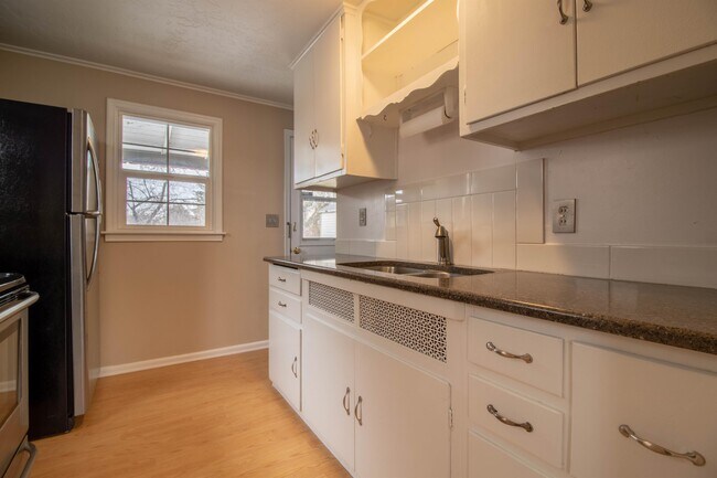 Building Photo - 575 I St