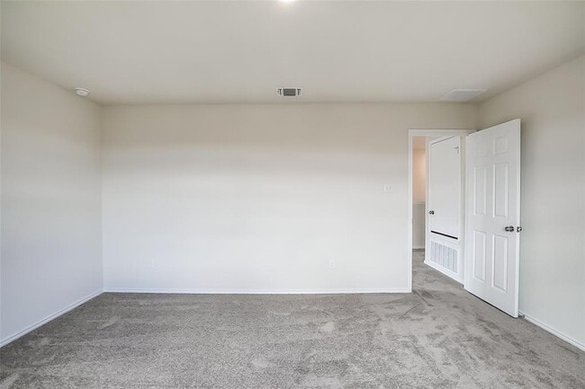 Building Photo - 31 Pacific Loon St