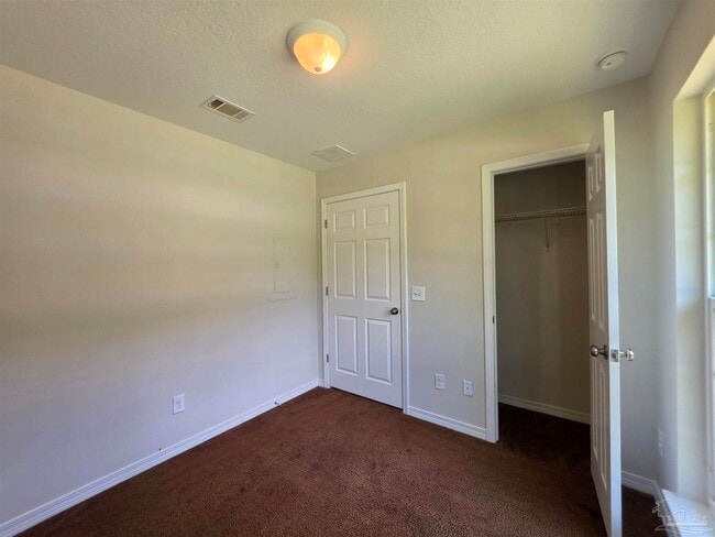 Building Photo - 8510 Pond Ave