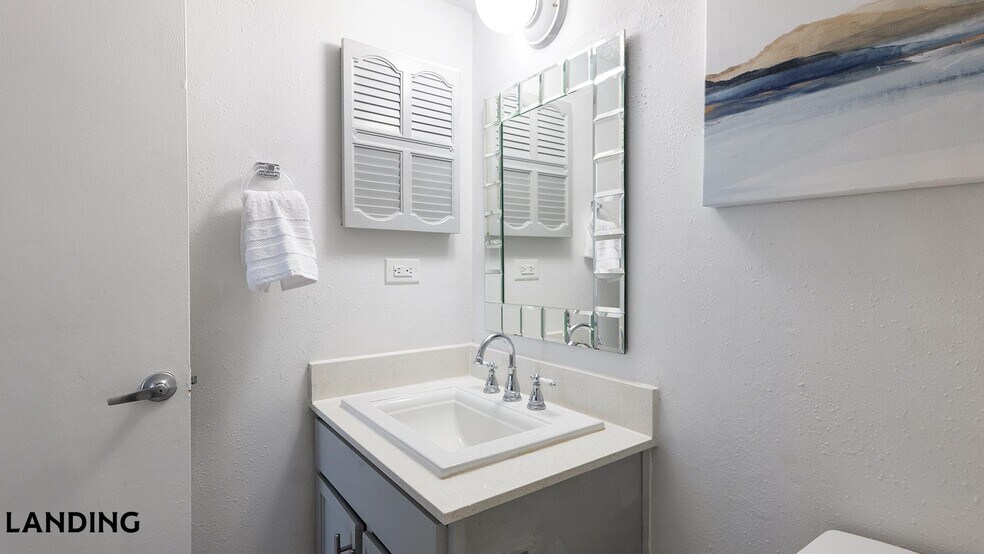 Building Photo - 1071 Clayton Ln