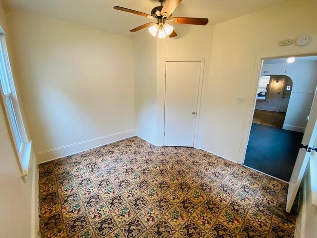 Building Photo - 830 SE Belmont St