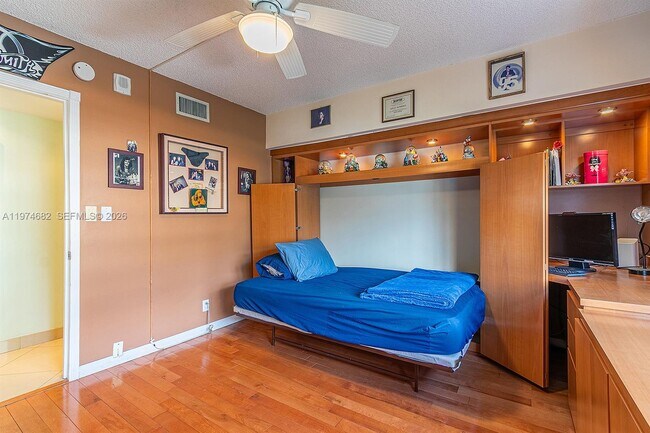 Building Photo - 121 Golden Isles Dr