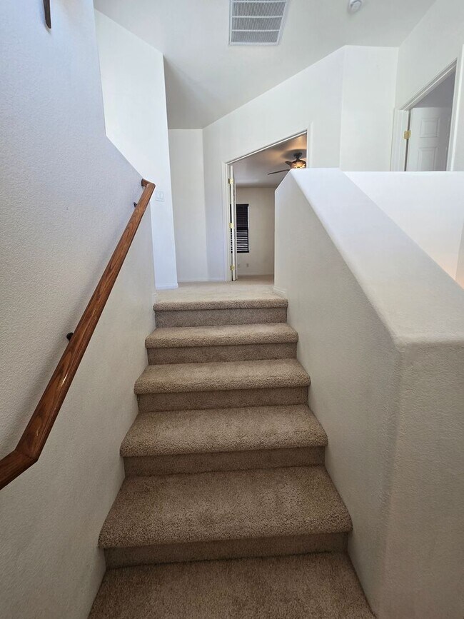 Building Photo - 9164 Craven Ave