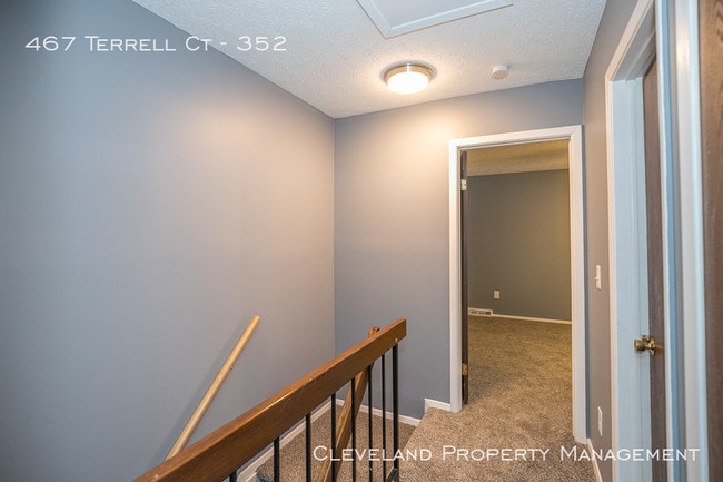 Building Photo - 2 Bedroom Richmond Hts Condo