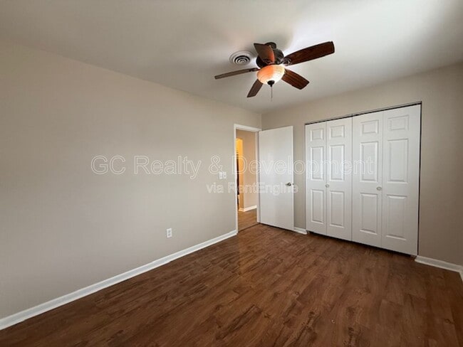 Building Photo - 510 W Kendall Dr