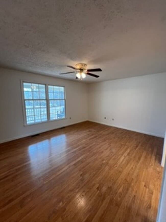 Building Photo - Single family home located in southern Rockbridge County minutes from I81