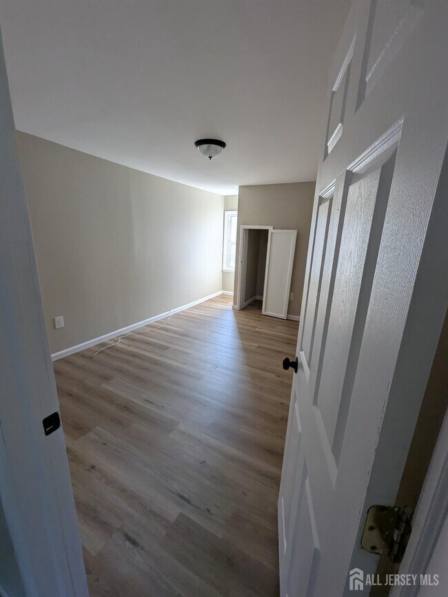 Building Photo - 10 Pierson St