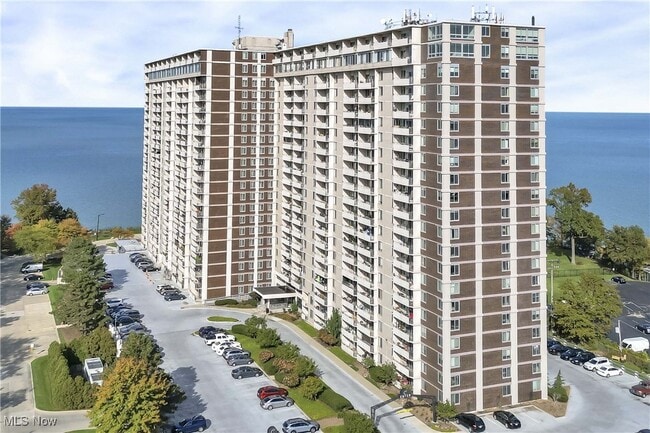 Primary Photo - 12900 Lake Ave
