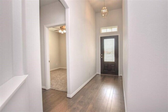Building Photo - 704 Bonnet Blvd