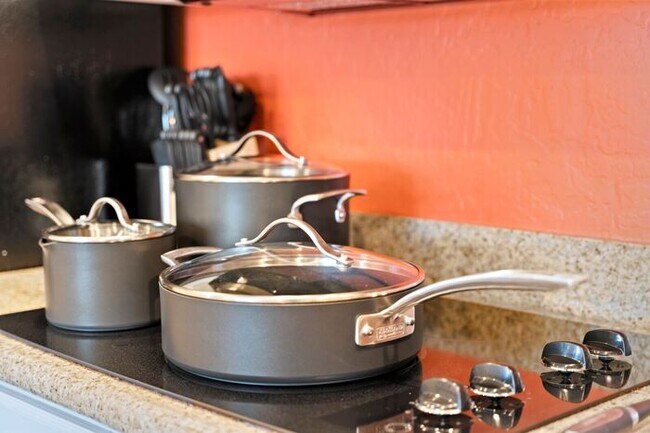 Building Photo - UN-FURNISHED!! 3 Bedroom/ 2Bath in Heart of Scottsdale!!