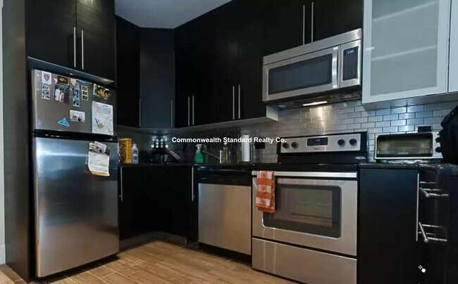 Building Photo - 1203 Beacon St