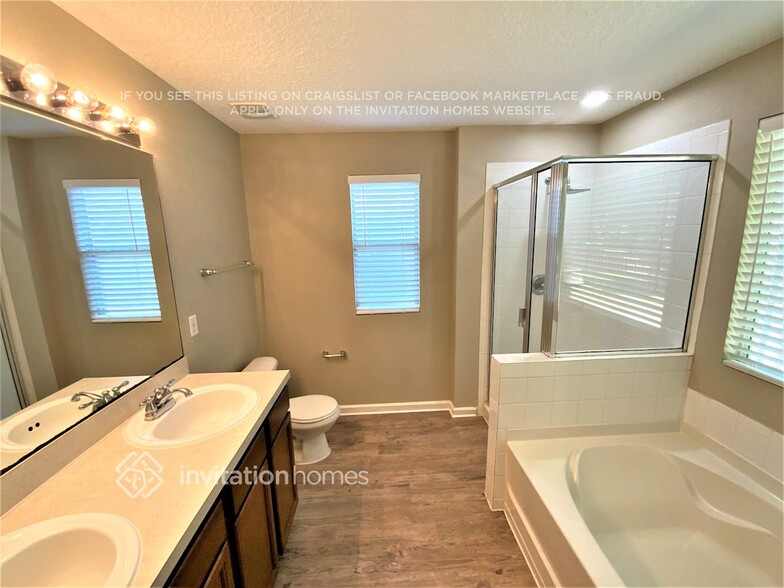 Building Photo - 12195 Jenny Oak Ct