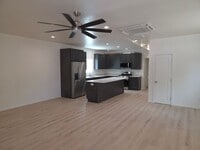 Building Photo - 1625 E 8th St