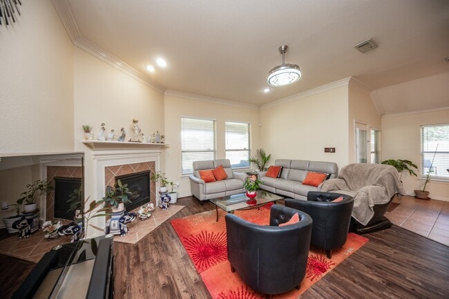 Building Photo - 9034 Necklace Tree Ln