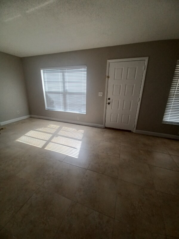 Building Photo - 3455 Countryside Blvd