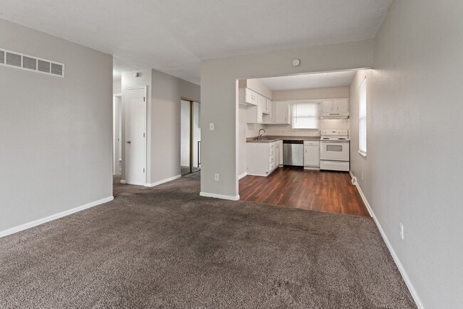 Building Photo - Affordable 2-Bedroom Duplex with Garage, D...