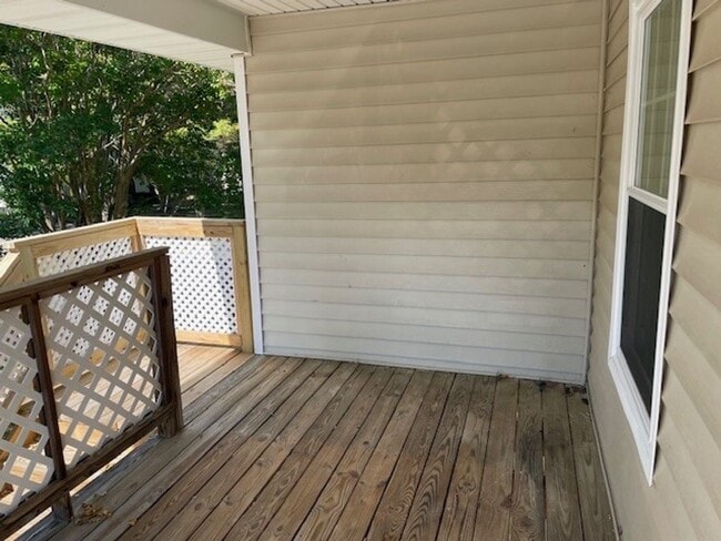 Building Photo - 2 Bedroom, 1 Bath Condo in Virginia Beach