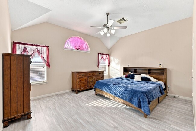Building Photo - 8306 Calico Canyon Dr