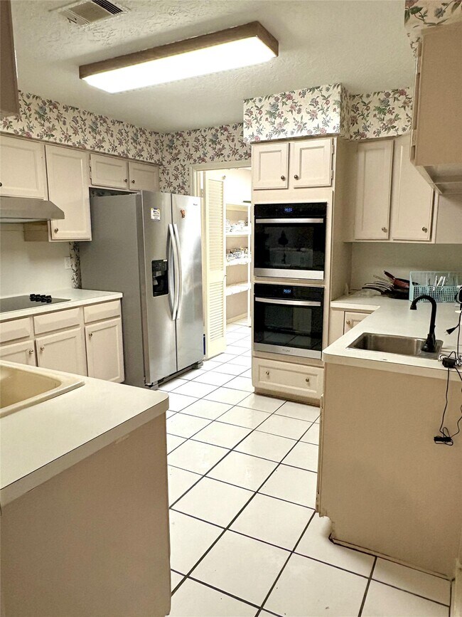 Building Photo - 14213 Lost Meadow Ln