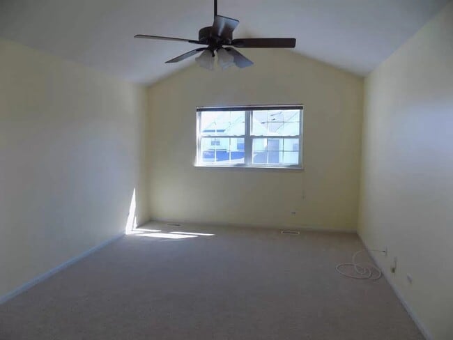 Building Photo - 274 Bay Dr
