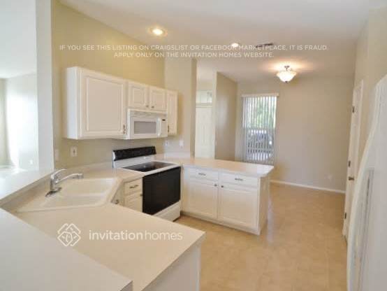 Building Photo - 205 39th St NE