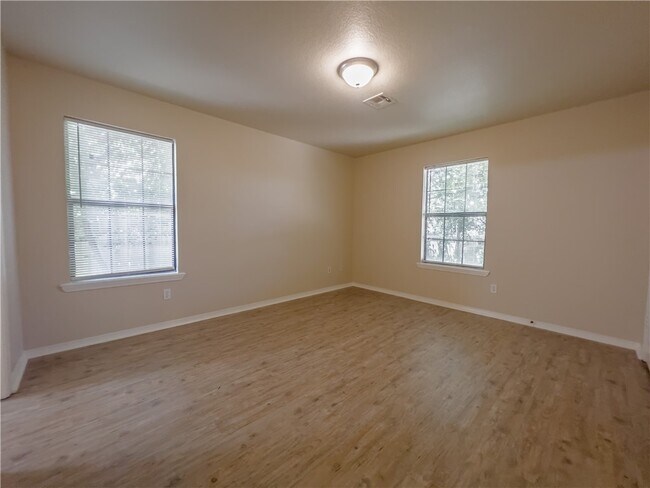 Building Photo - 2020 S F St