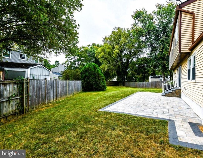 Building Photo - 8100 Irwell Ct