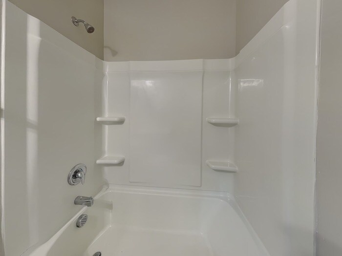 Building Photo - 733 Point Andrews Dr SW