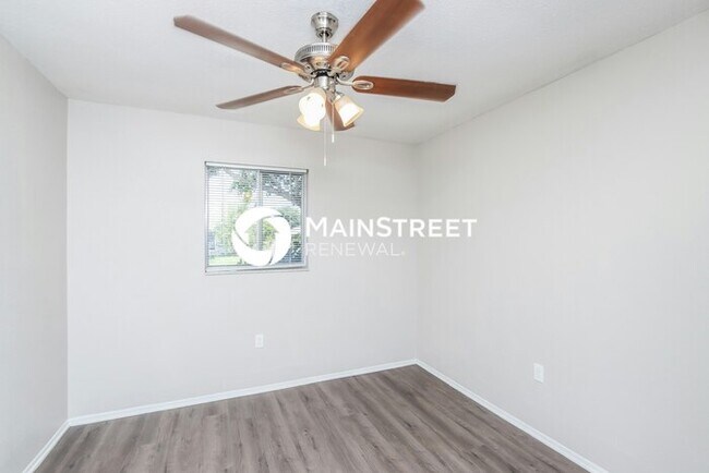 Building Photo - 3 Bedroom Pet-Friendly Home in MERRITT ISLAND, FL with Main Street Renewal