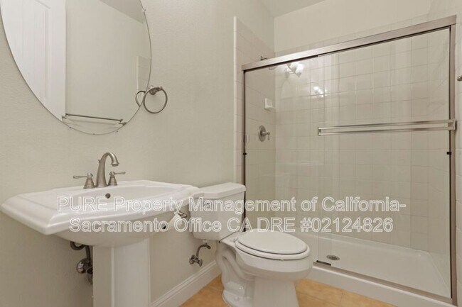 Building Photo - 1143 Bevinger Dr