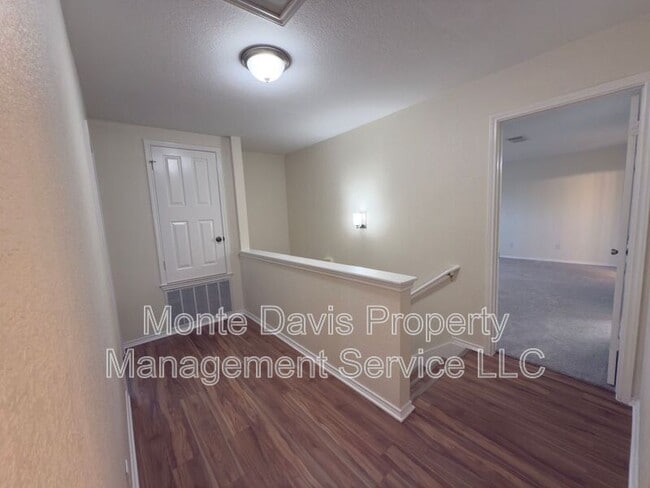 Building Photo - 1206 Devil Ridge