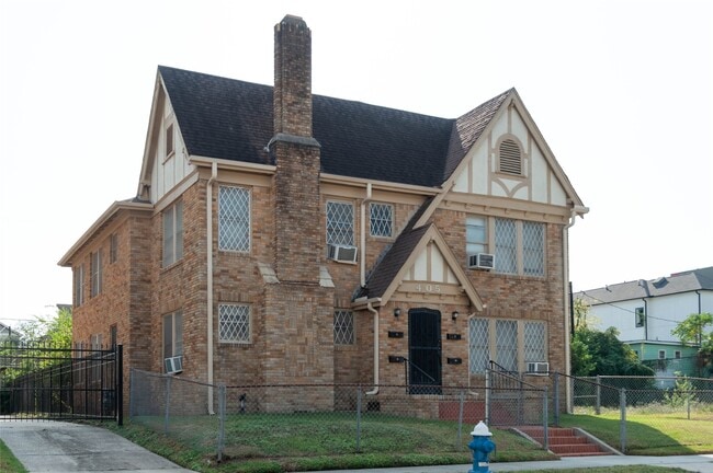 Primary Photo - 405 W Clay St