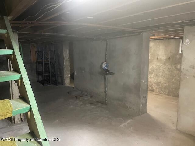 Building Photo - 147 2nd St