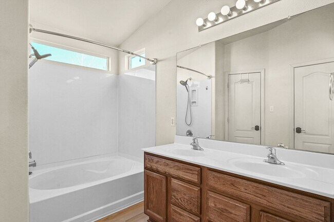 Building Photo - 4BR Home for Rent + Office/Bonus Room | Rio Rancho SE | 2-Car Garage | Large Yard