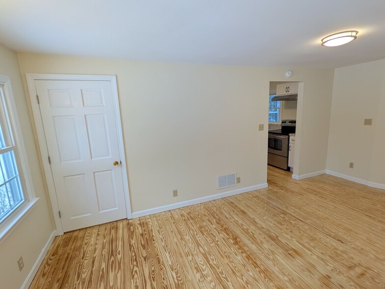 Building Photo - 217 Bigelow Hill Rd