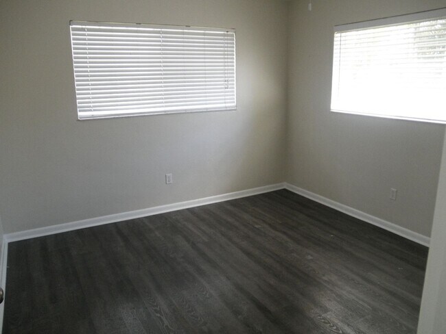 Building Photo - 1154 W Camino Real