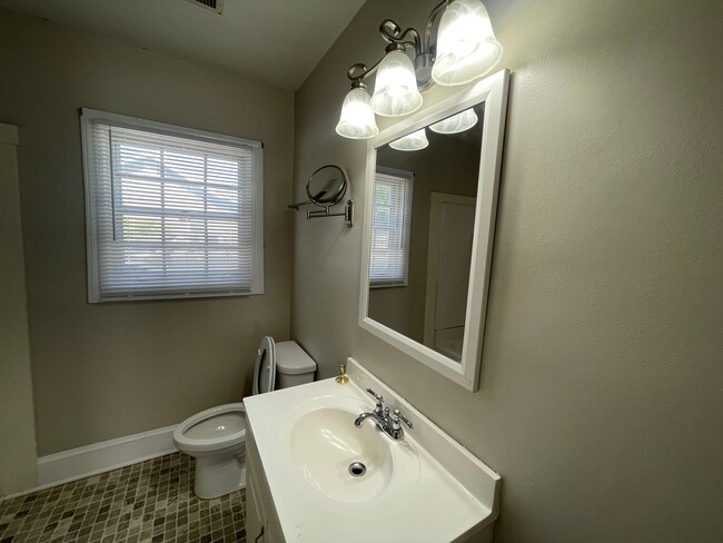 Building Photo - Cozy Bungalow Style Home