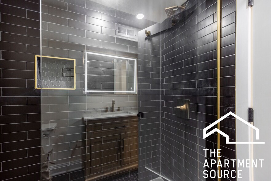 Building Photo - 4636 N Hamilton Ave