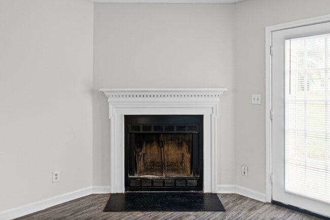 Building Photo - 105 Greenland Ct